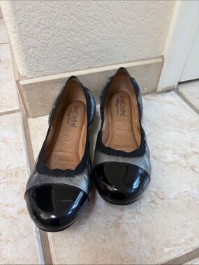 Joseph Seibel double air cushion Black and Metallic Gray Cap-Toe Ballet Flats